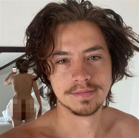 cole sprouse nudes|Cole Sprouse posta “nude” inusitada, viraliza na web e choca fãs:。